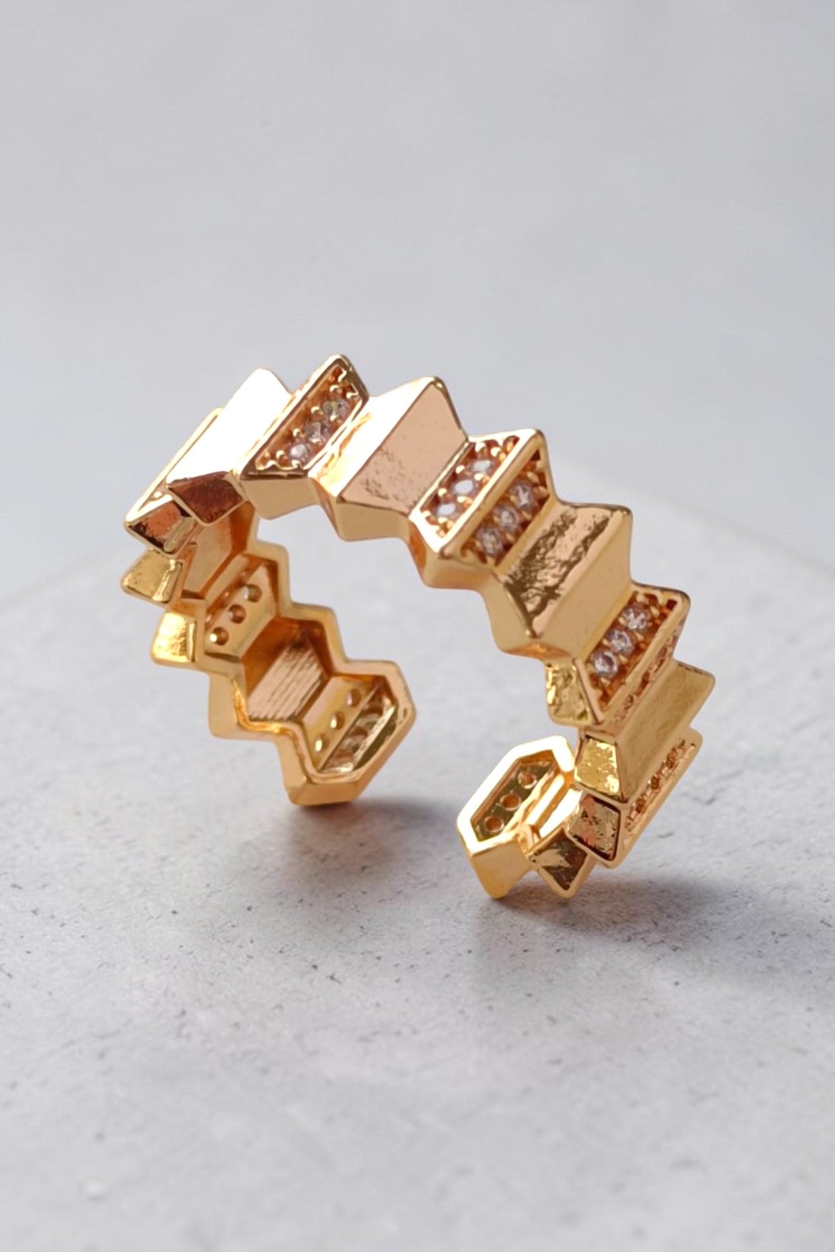Iffat Adjustable Ring