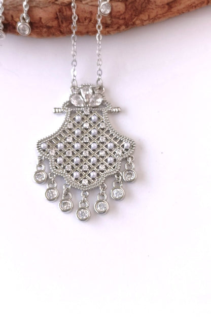Oula pendant set in silver