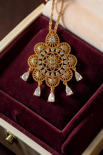 Ladan pendant set