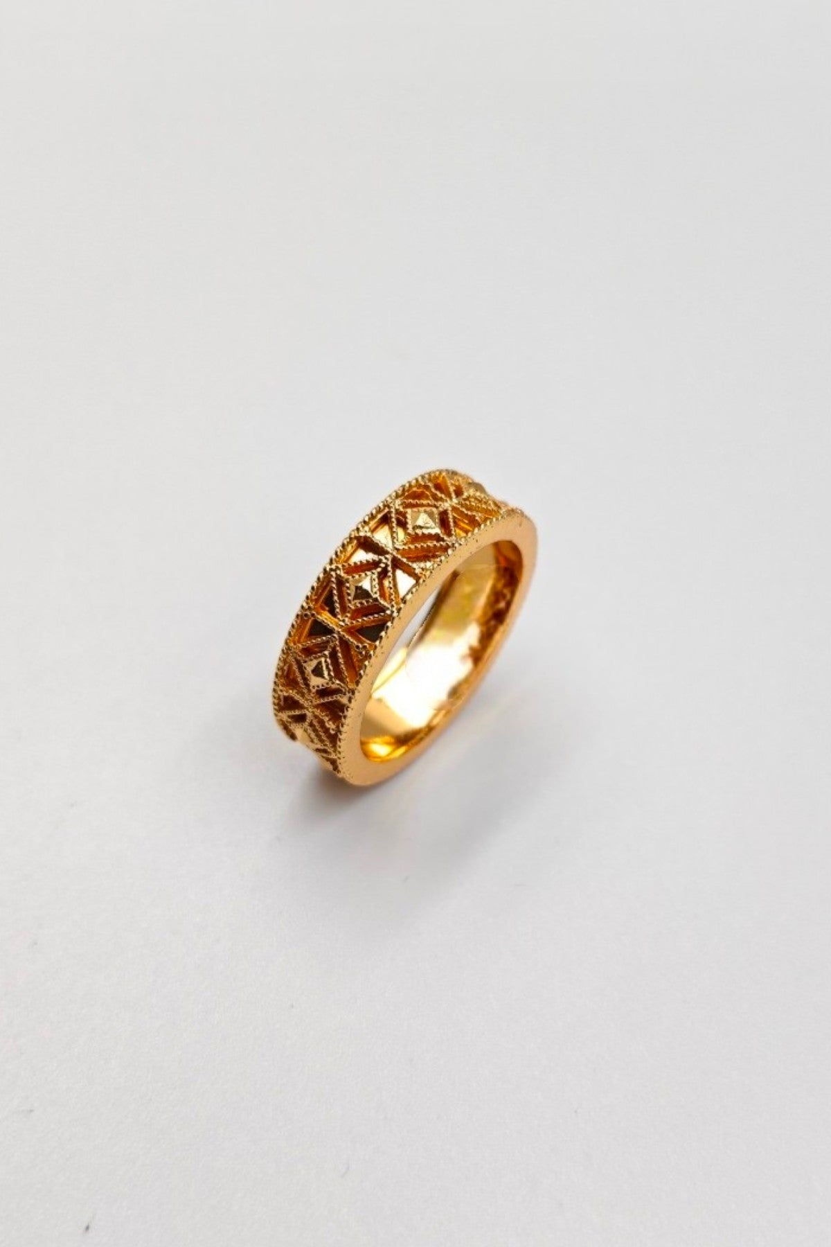 Reem golden ring for women