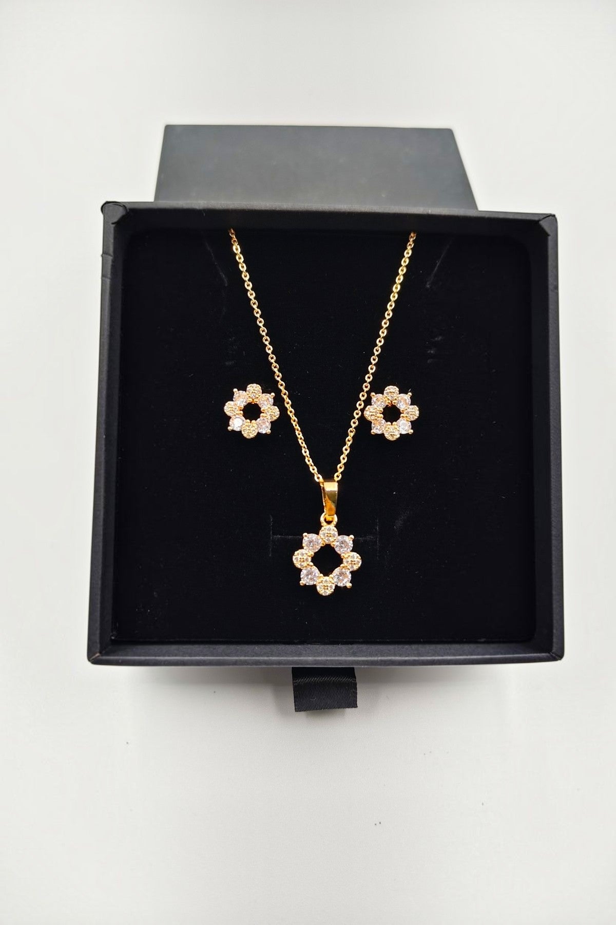 Baby Salama Pendant Set