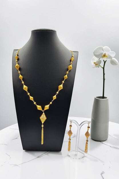 Yumna Golden Necklace Set