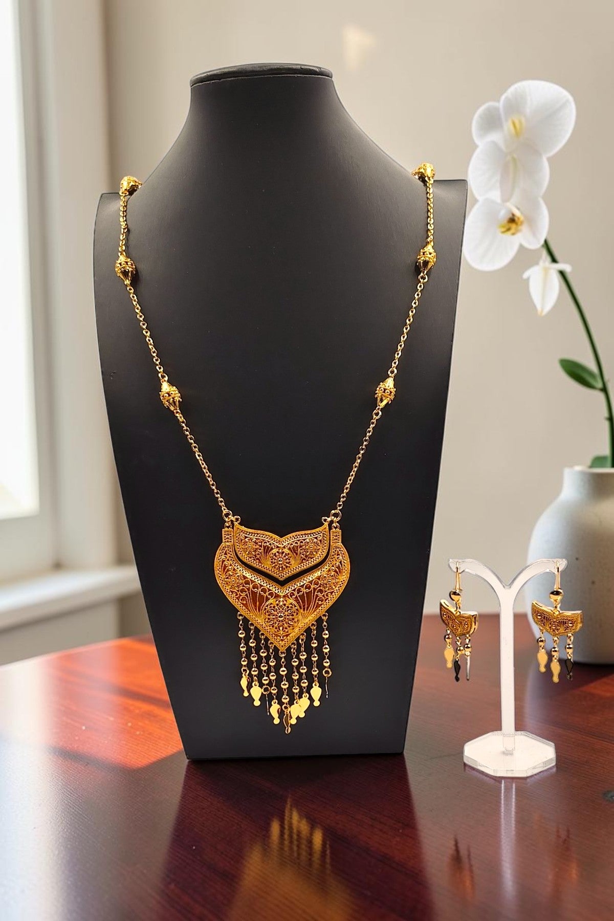 Arwa Gold Filigree Necklace Set
