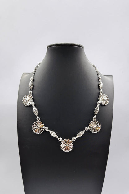 Munira Silver Pendant Necklace Set