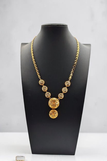 Najla Golden Necklace Set