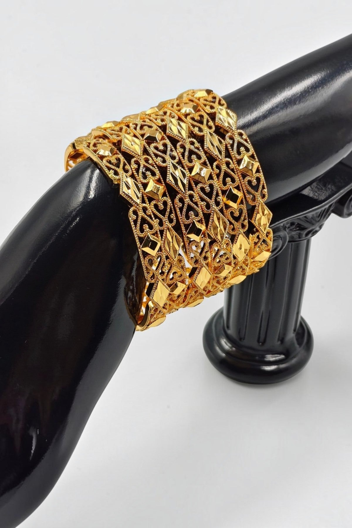 Samira Golden Bangles Set