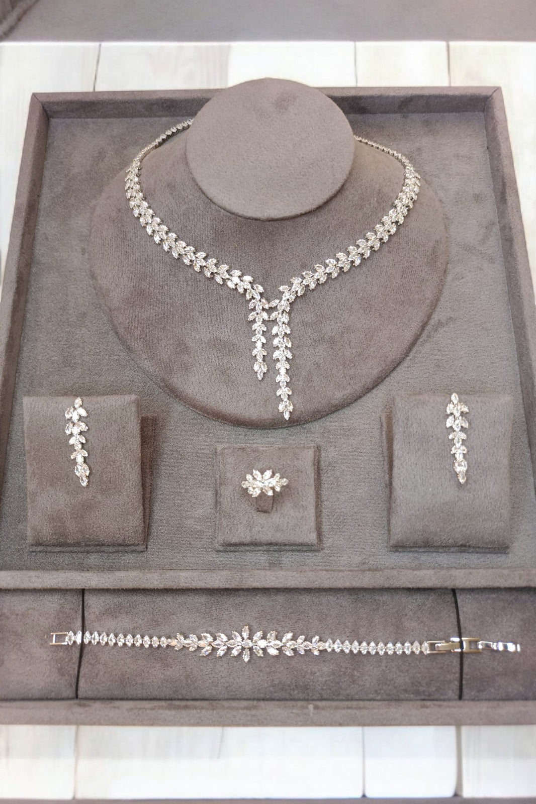 Pista Noor Crystal Sari Set main image 0