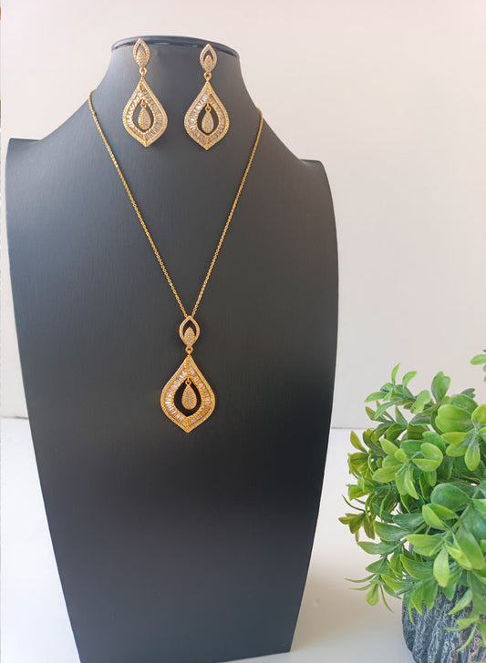 Pendant set