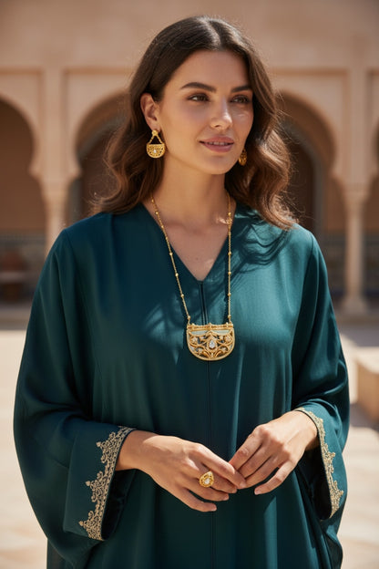 Saliha Necklace Set in Golden