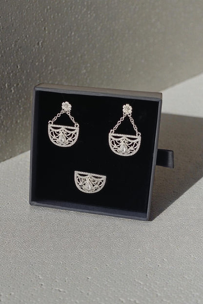 Saliha Necklace Set in Silver