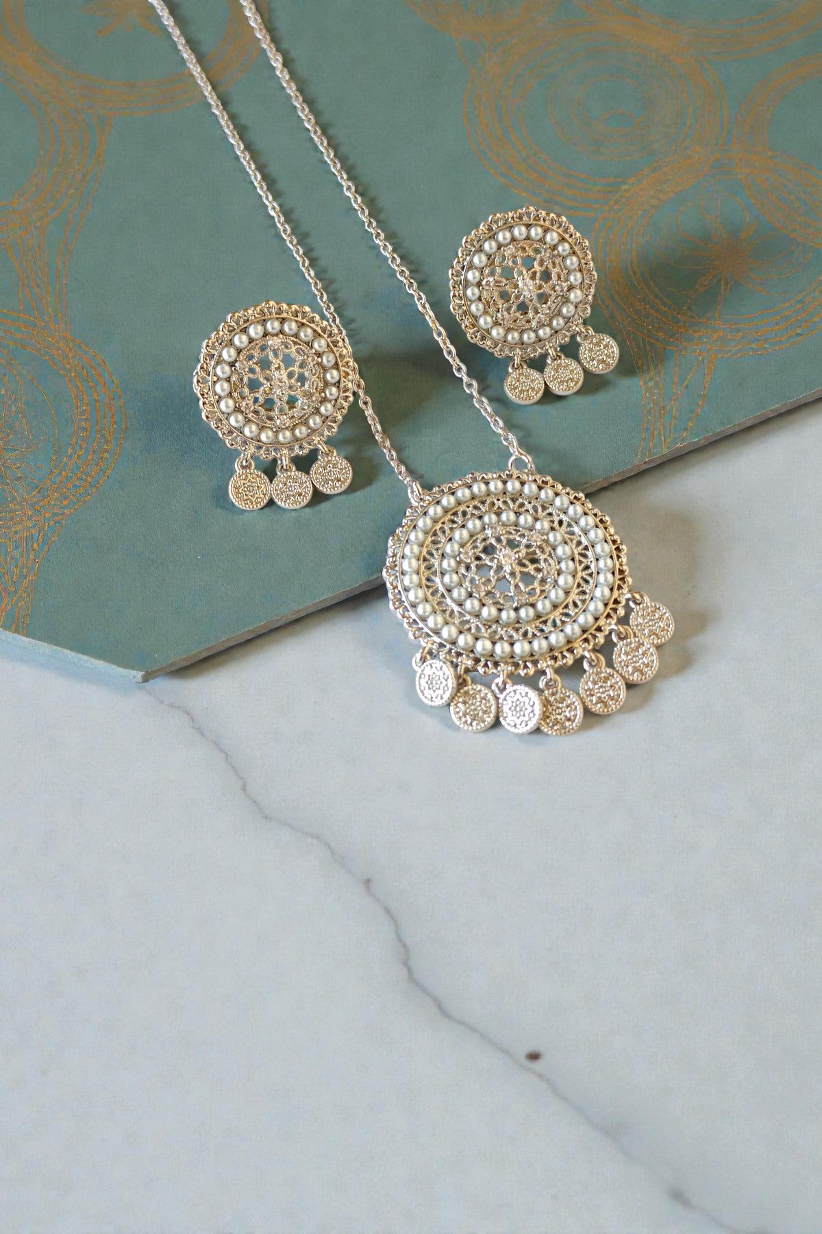 Ania pendant set in Silver