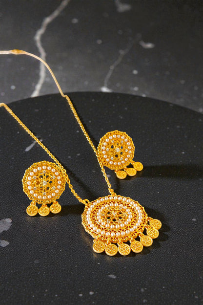 Ania pendant set in Gold