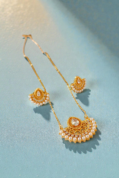 Iqamat pendant set in golden