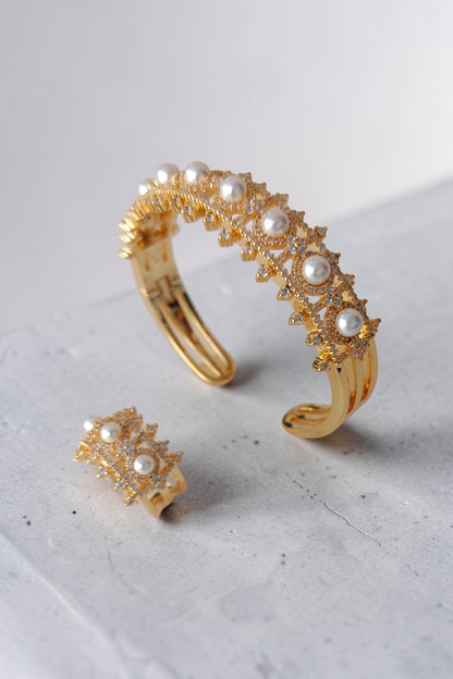 Kobra golden cuff and ring set