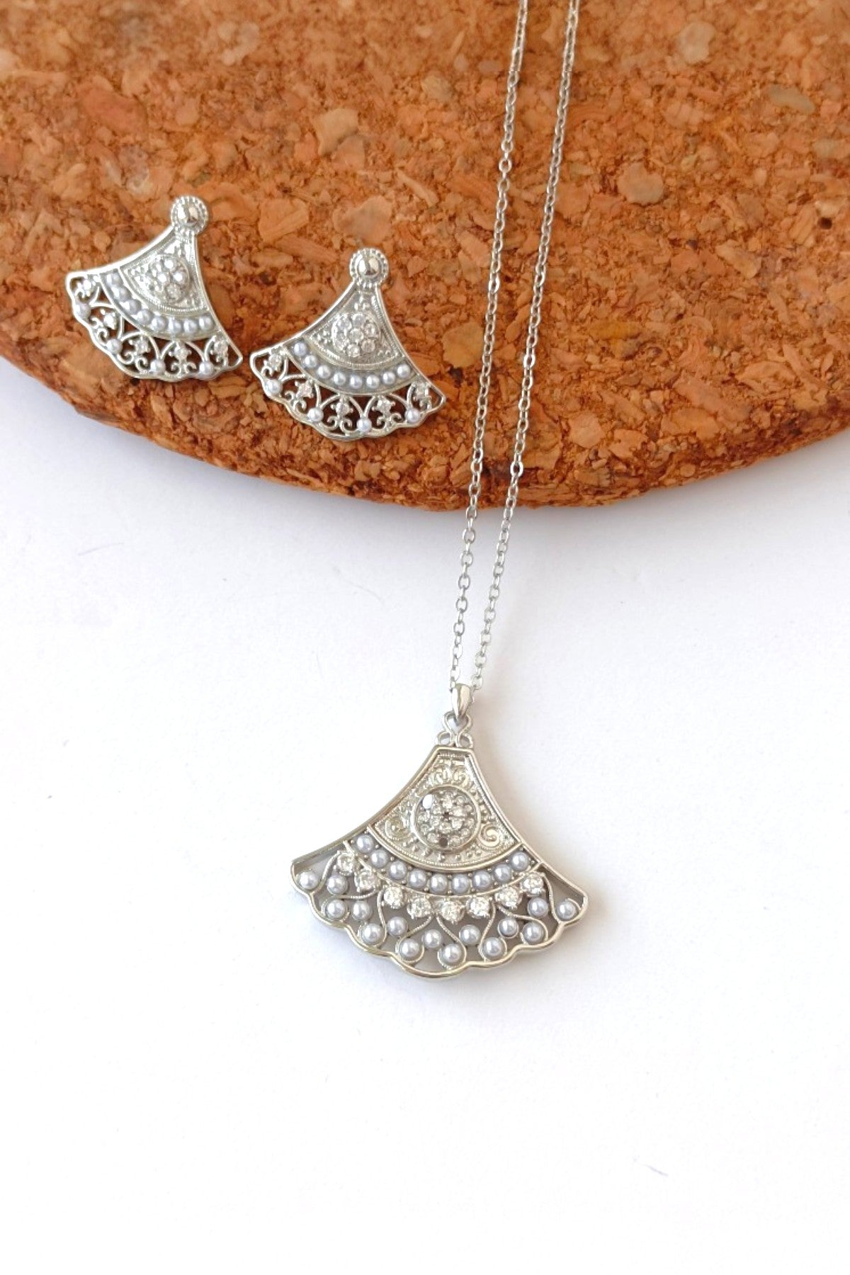 Fatin pendant set