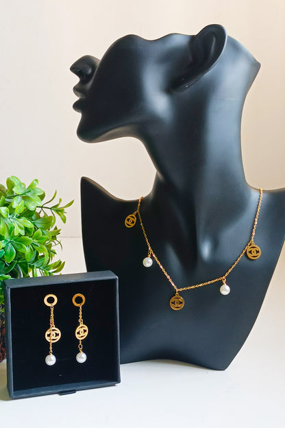 Amal Golden chain Pendant Set