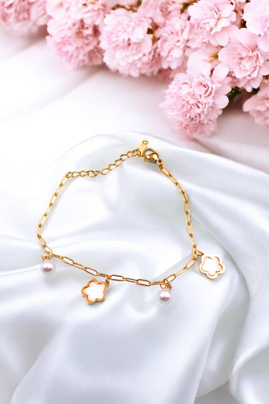 Hannah Golden Clover Bracelet