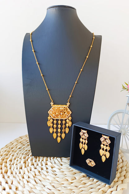 Long chain necklace set