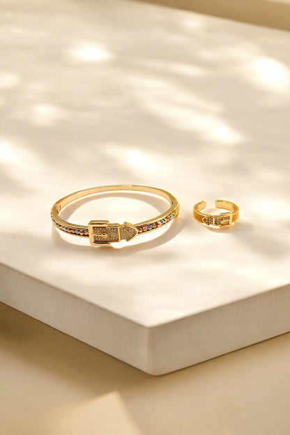 Farida Bracelet with ring in golden