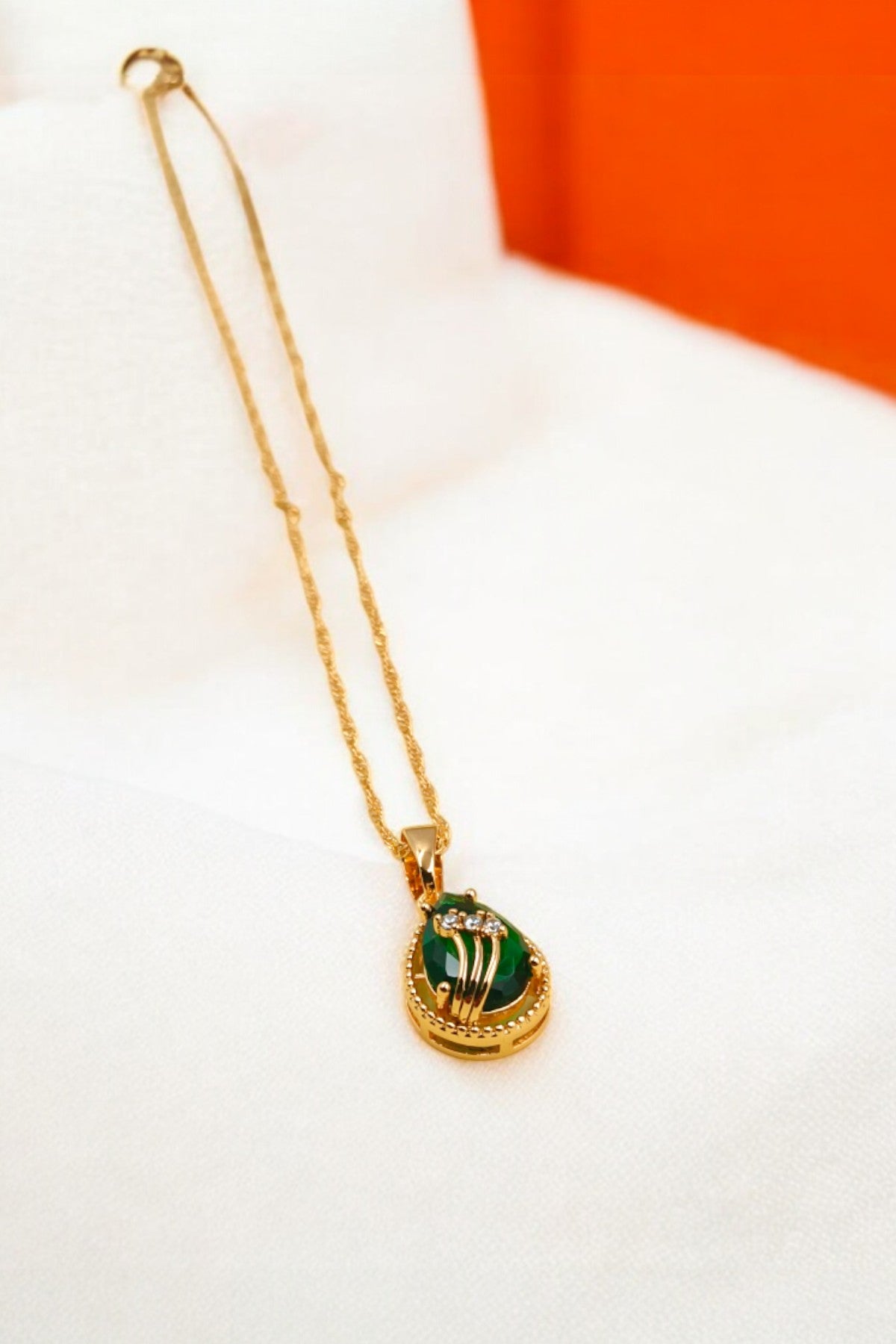 Emarald pendant