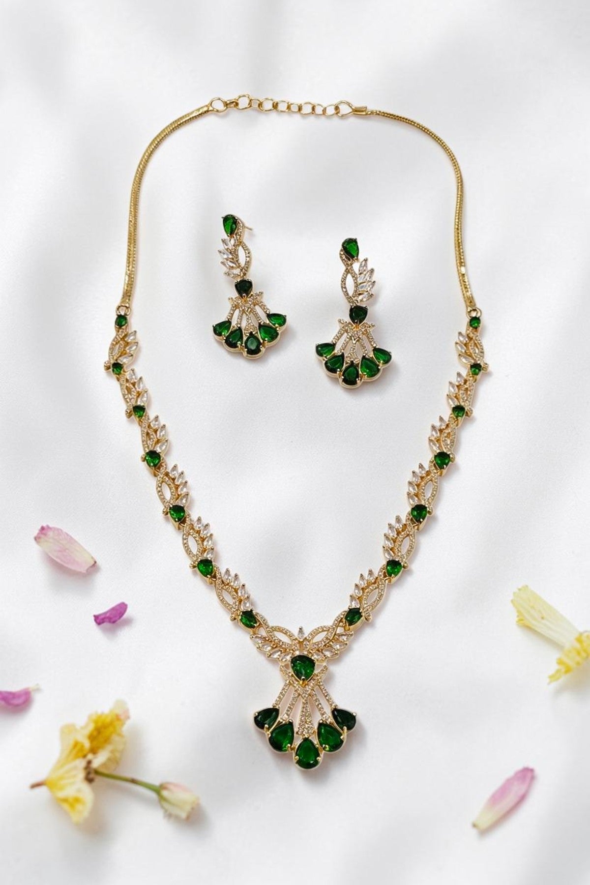 Habiba Victorian Necklace Set