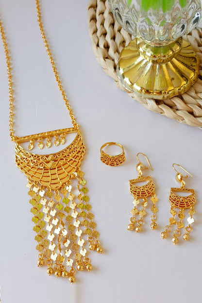 complete golden jewelry set