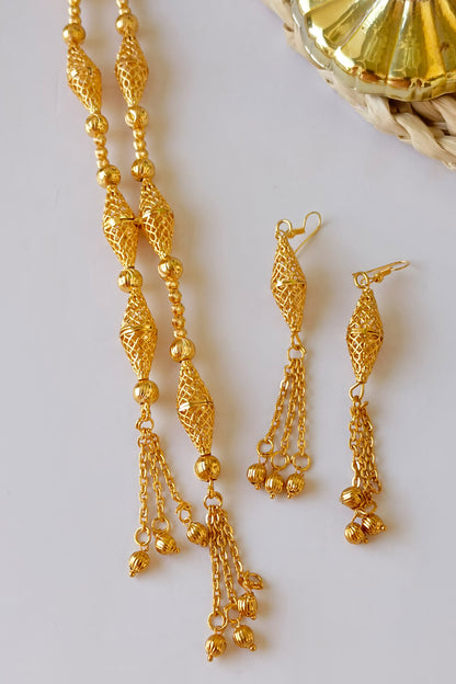 Golden necklace set