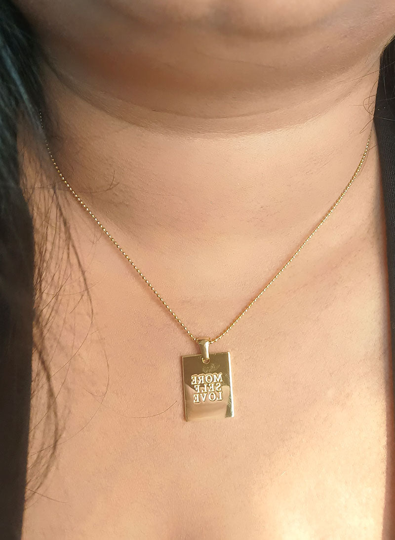 gold chain with pendant