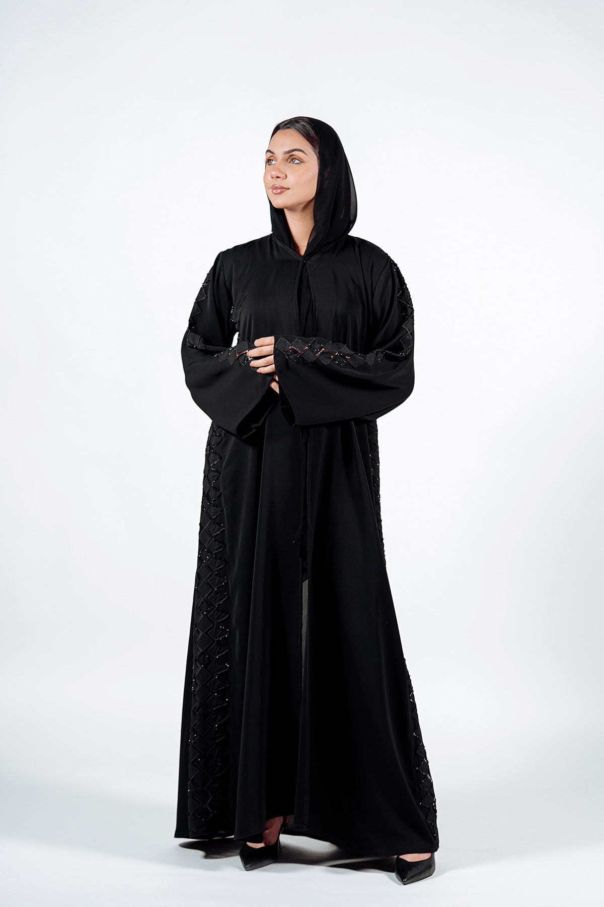 Buy stylish abaya from best abaya shops in dubai 