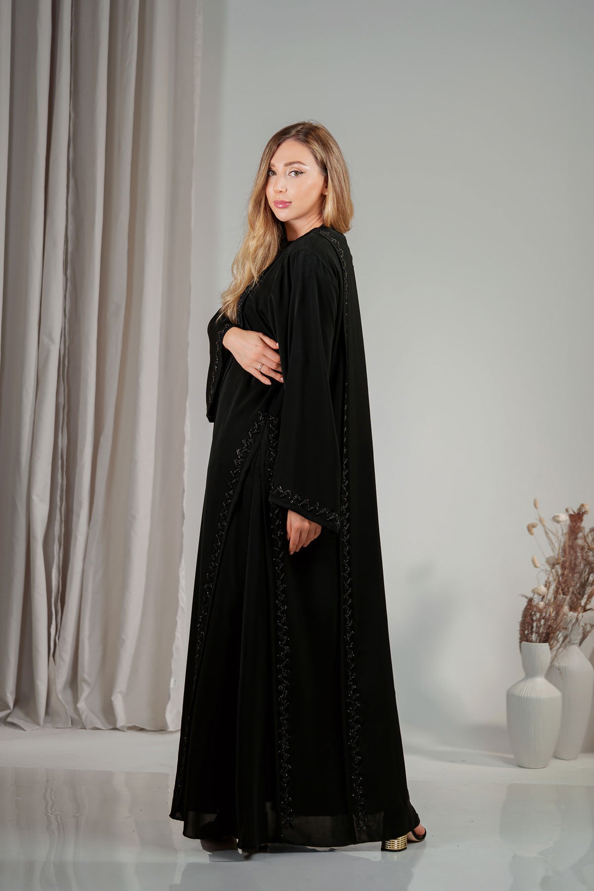 Modest dress for women in UAE