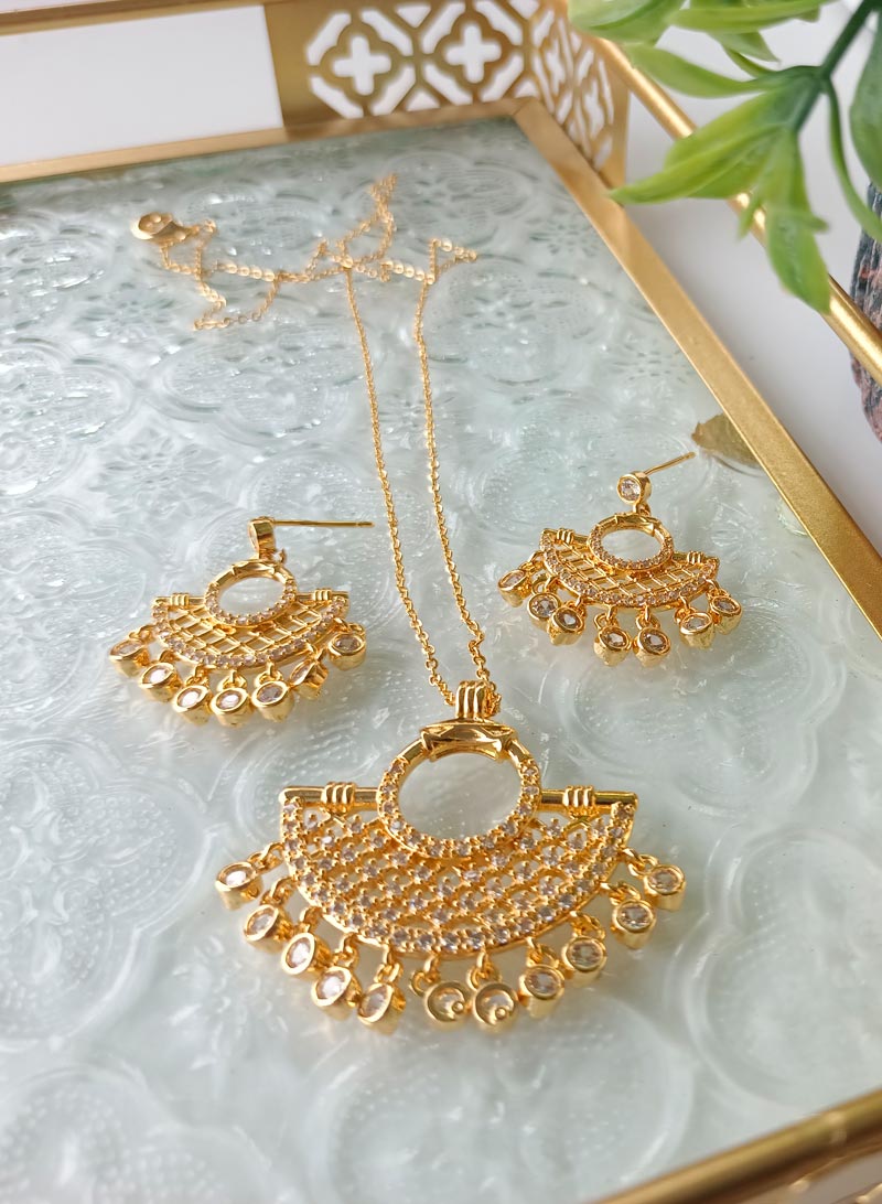 Necklace earring set