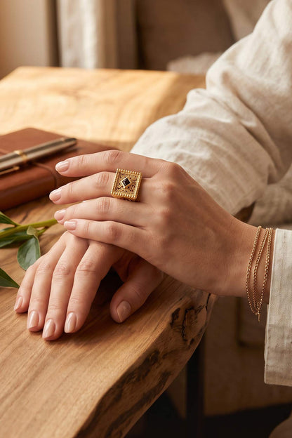 Alia square adjustable ring in black