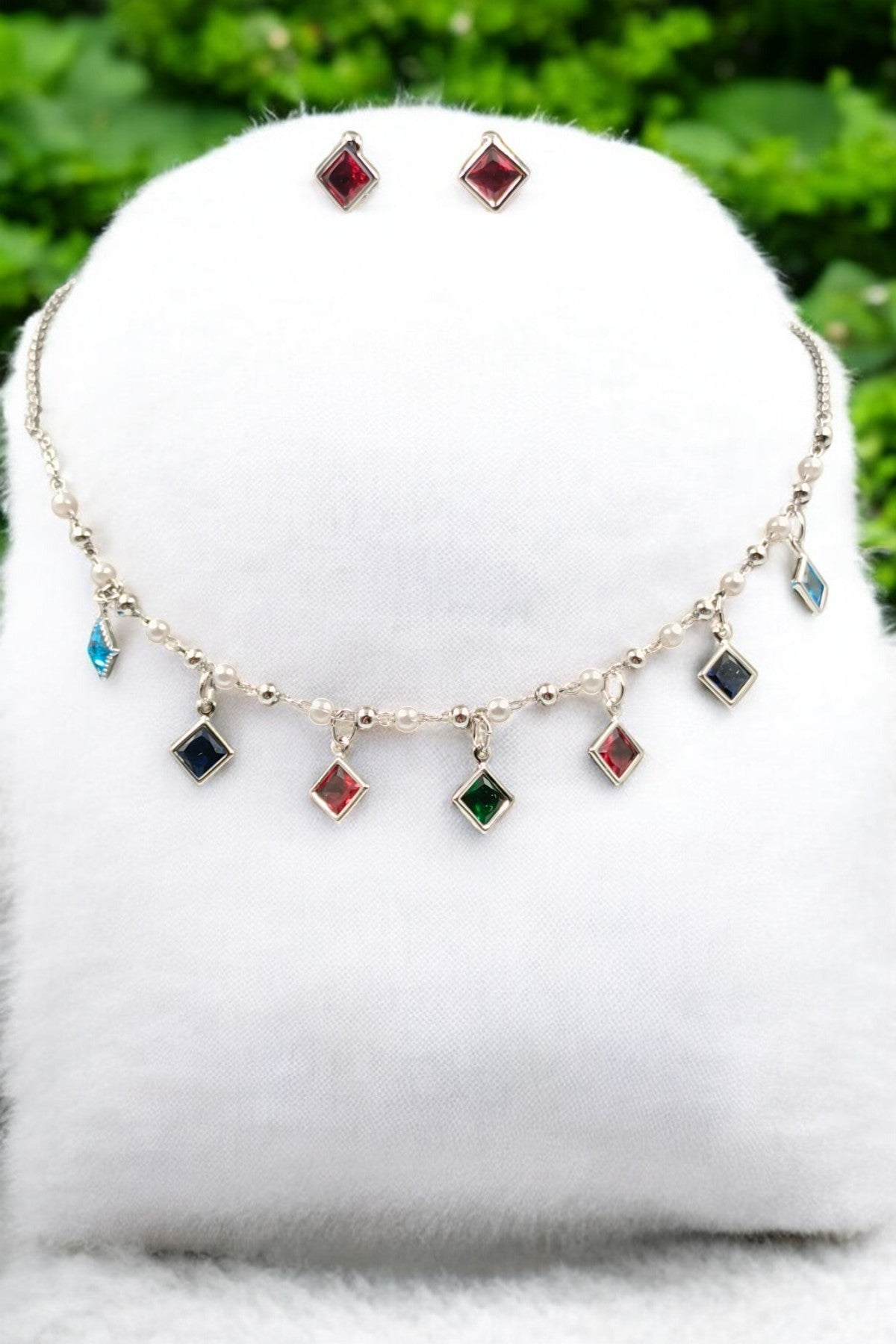 Aleena Necklace Set in Silver